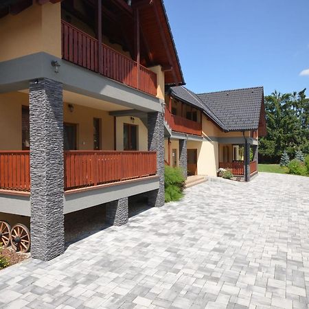 Apartmany Best I. Besenova Ngoại thất bức ảnh